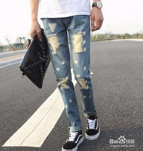 男士网红黑色破洞裤搭配,男士网红黑色破洞裤穿搭指南