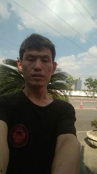 被称为网红的诗人是,诗意人生，网络时代的文学新星